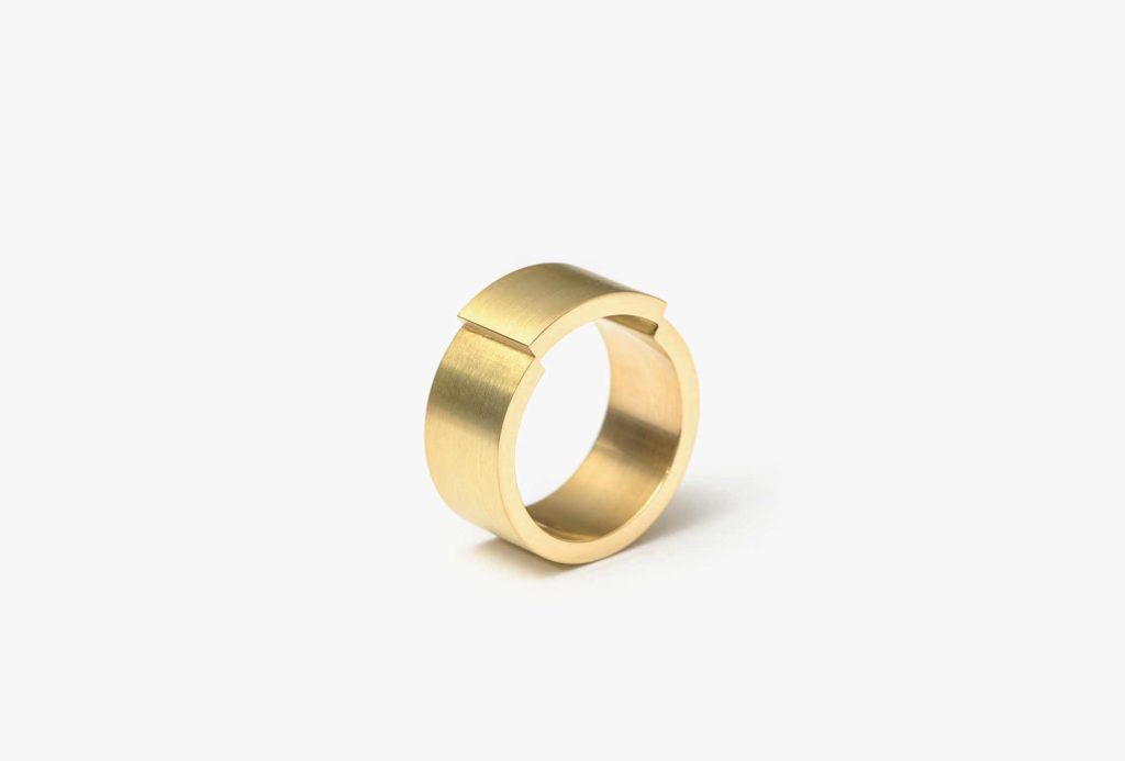 Ring <em>sr-g 2</em>. Gold 750