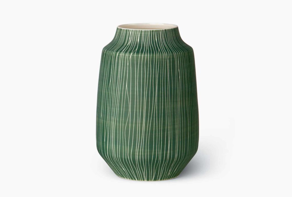 Vase, Serie <em>Lyra</em>. Porzellan, Terra Sigillata, H 20 cm.