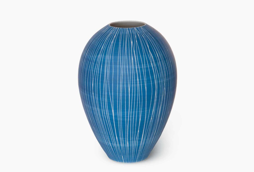 Vase, Serie <em>Sgraffito</em>. Porzellan, Terra Sigillata, H 21 cm.