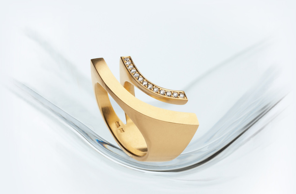 Ring <em>Regenbogen</em>. 750 Gold, Brillianten. MJC Winner 2012.