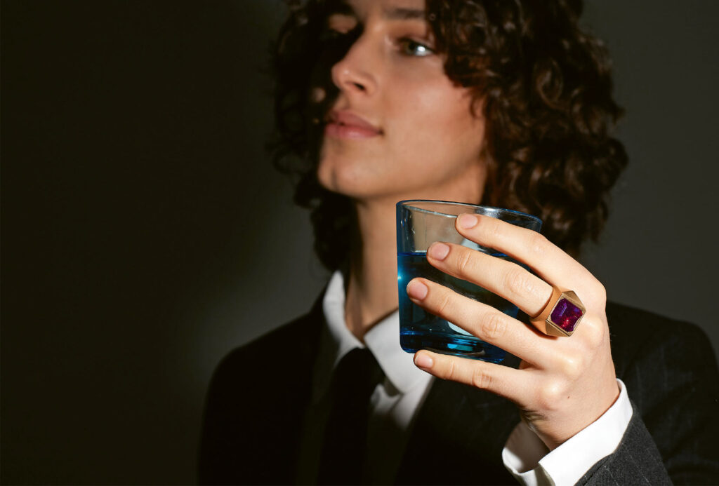 <em>Havanna</em> Ring. Gelbgold 750, tiefvioletter Amethyst.