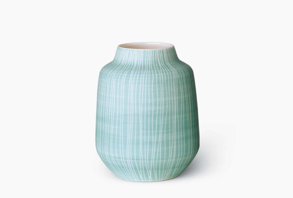 Vase, Serie <em>Lyra</em>. Porzellan, Terra Sigillata, H 16 cm.