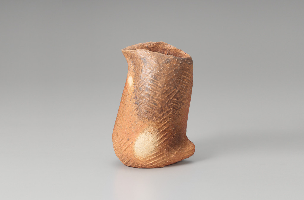 Gefäß <em>Hanaike (Vogel)</em>. Bizen-Keramik.