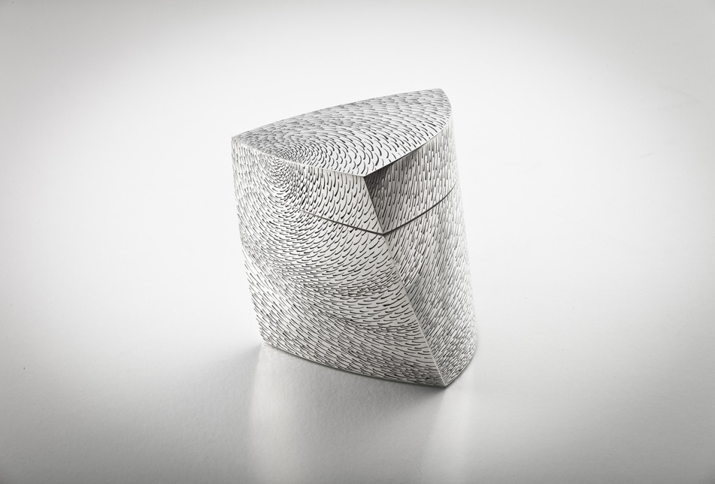 Dose <em>Wirbel</em>, 2011. Silber 925, 9,5 × 9 × 10 cm