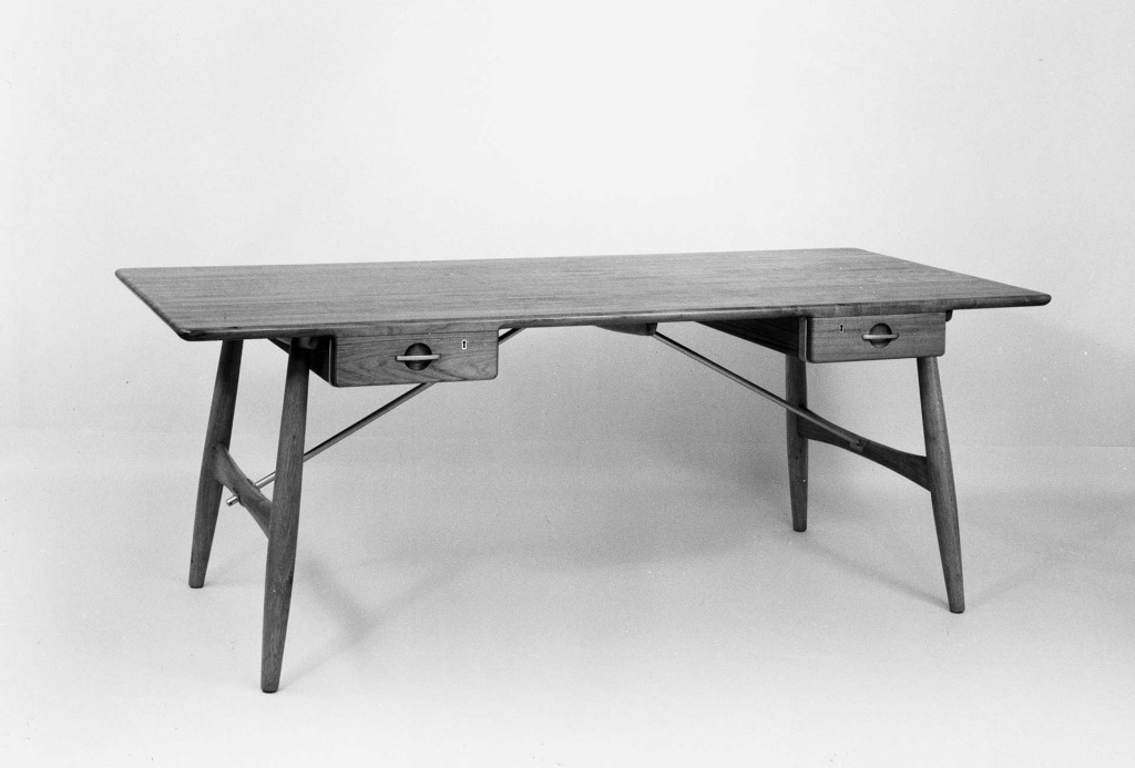 Tisch, 1953.