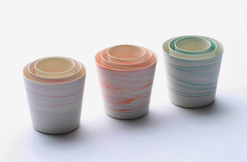 Becher <em>Shadowed Color Cup set</em>, 2014. Porzellan, 9,2 × 8,7 cm.