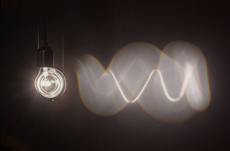 Glühfadenobjekt von Ulrike Mäder