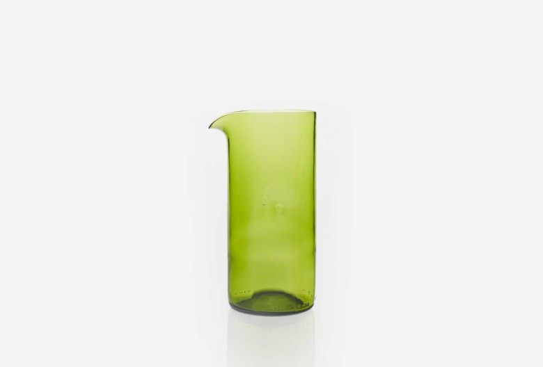 Kanne. Glas, H 19 × Ø 8 cm.