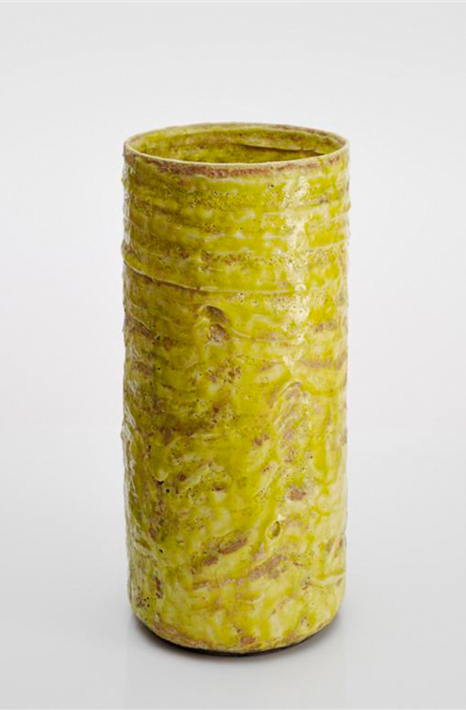 Vase <em>MLE</em>, 2013. Keramik, 31 x 14 cm

