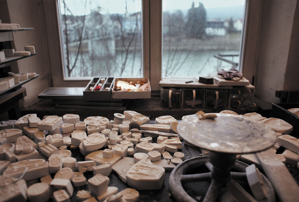 Gipsformen in der Werkstatt von Kati Jünger in Laufen