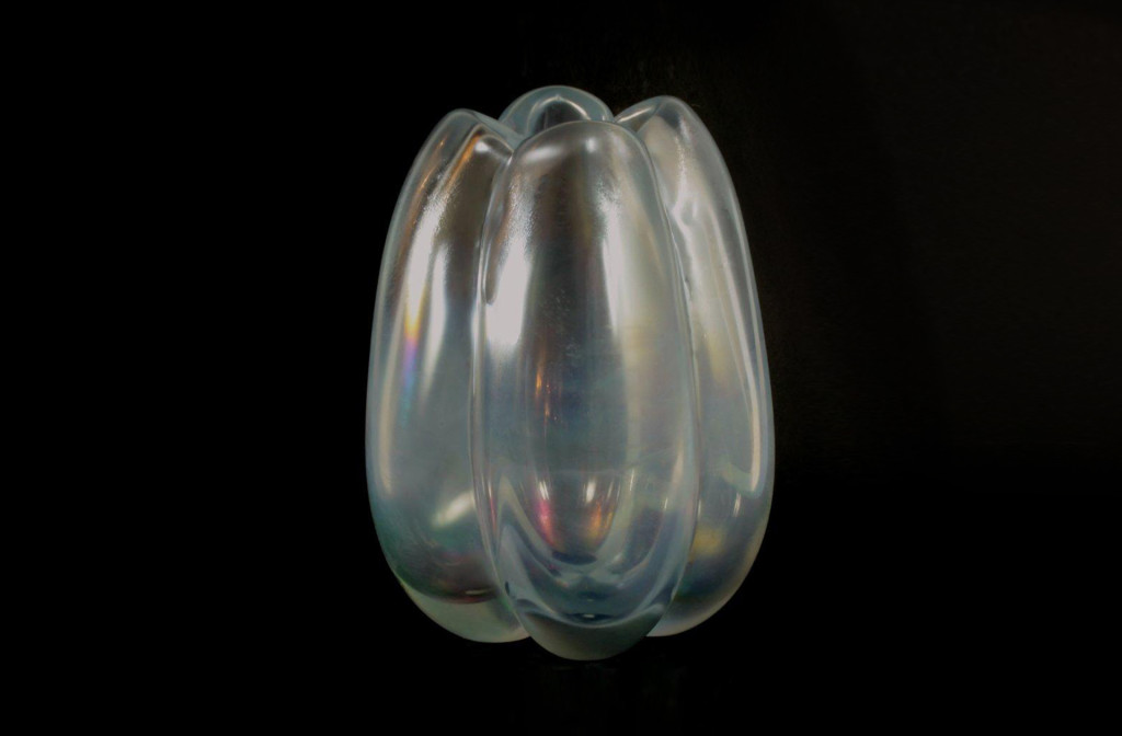 Gefäß <em>Tulipano iridato alto</em> (Große Tulpe), 2015. Glas, 34 x 24 cm.