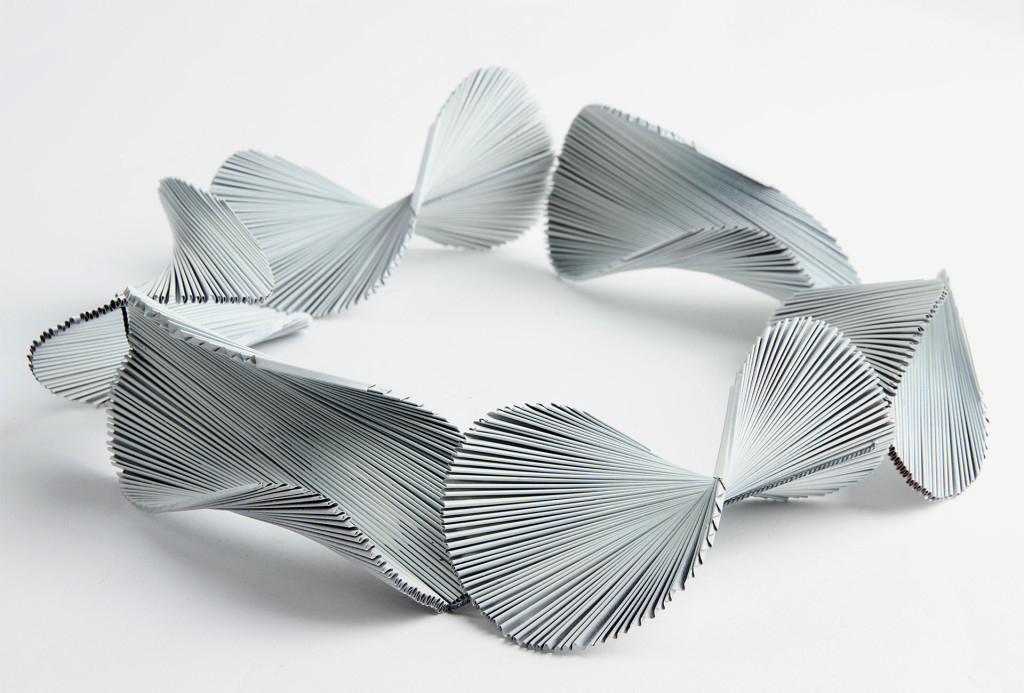Li Liang, Halskette, 2014. Kupfer, Farbe. Gewinner des Graduate Show Prize der Galerie Marzee 2014