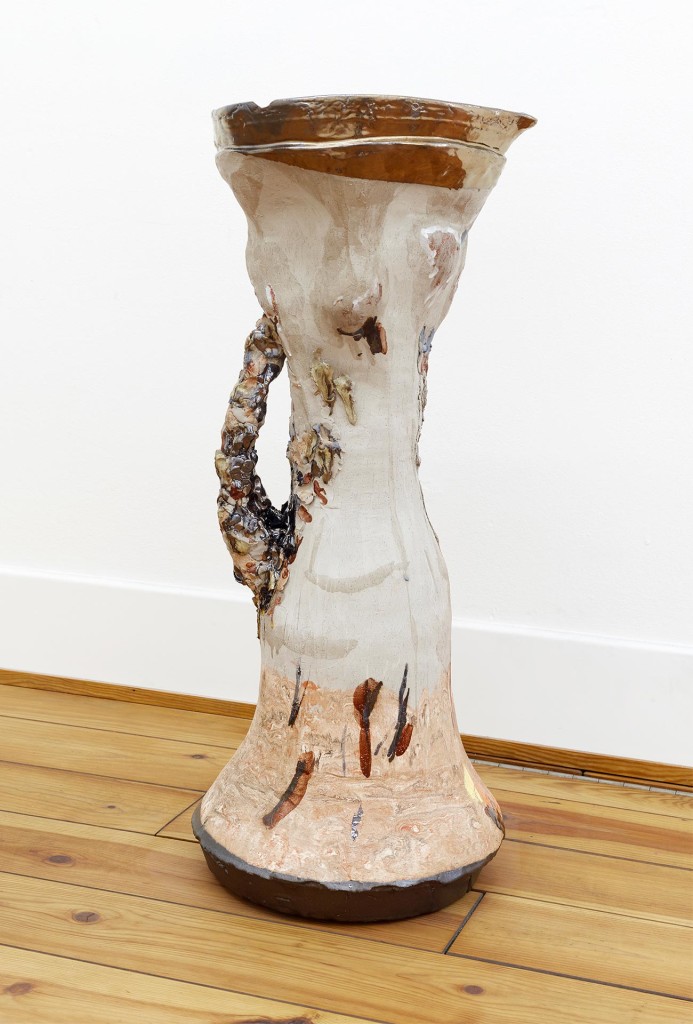 COFA Contemporary: Viola Relle, o.T., 2014. Ton, Glasur, H 78 cm. Aussteller Markus Lüttgen, Köln