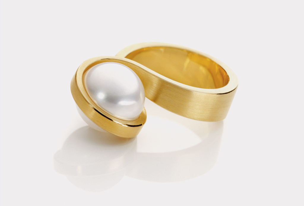 Ring <em>Perl</em>. Gelbgold 750, Südseeperle