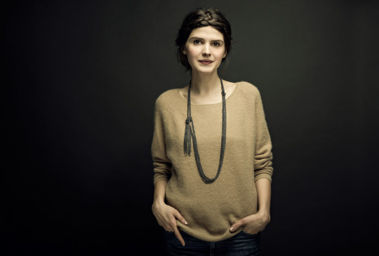 Claudia Milic, Kette KNOT