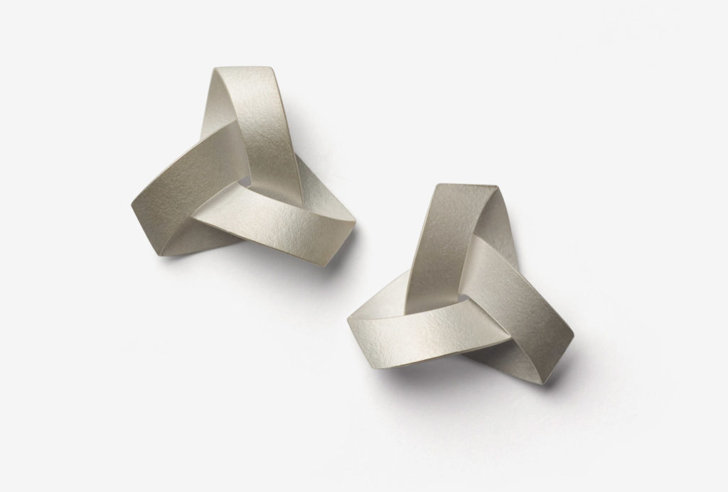 Ohrstecker <em>KUMI</em> (Serie <em>Musubi</em>).  Silber 925