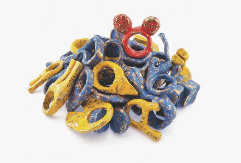 Diese Ringe von Jordan Furze mit dem Titel <em>Nation Divded</em> [gespaltene Nation], sollten auf der Sonderschau Talente im Rahmen der „Handwerk&Design“ in München zu sehen sein.