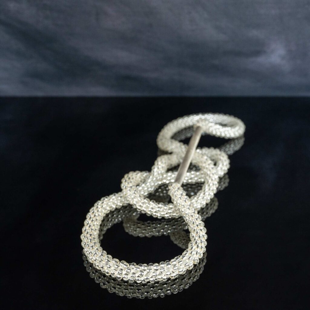 Kette, 2025. Muranoglas transparent mit Silber Einschlüssen, Silber.