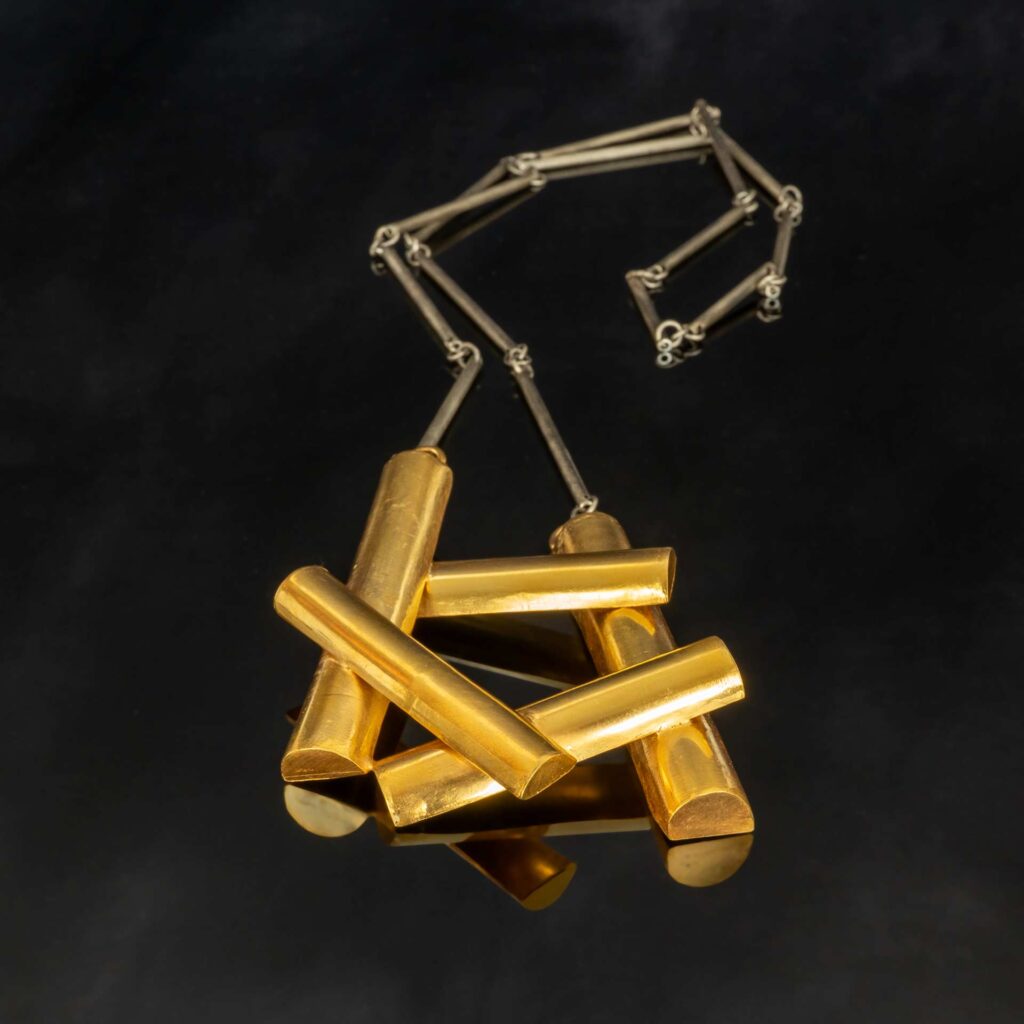 Kette, 2024. Silber geschwärzt, 24 Kt vergoldet. 